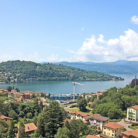 Semesterbostad Giulia - Alessandra - Casa Virginia - Happy Laveno-Mombello