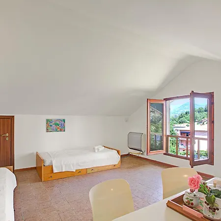 Hébergement de vacances Casa Virginia Laveno-Mombello